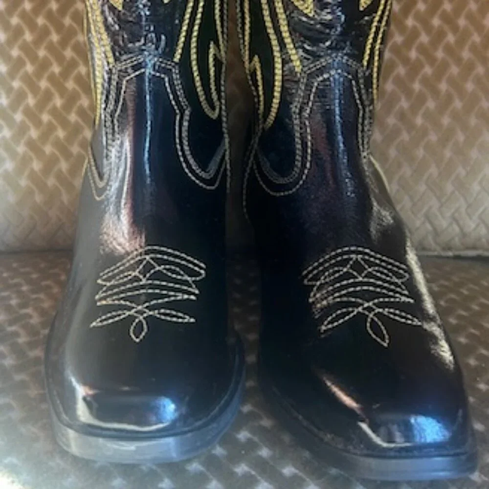 Urban Outfitters Daisy Embroidered Patent Leather Western Cowboy Boots - Picture 16 of 16